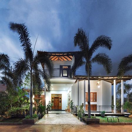 Gold Crown Residence Dambulla Bagian luar foto